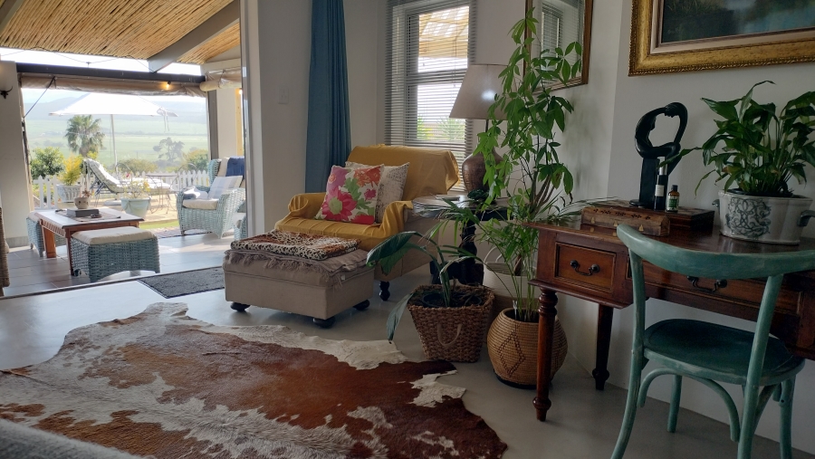 5 Bedroom Property for Sale in Fraaiuitsig Western Cape
